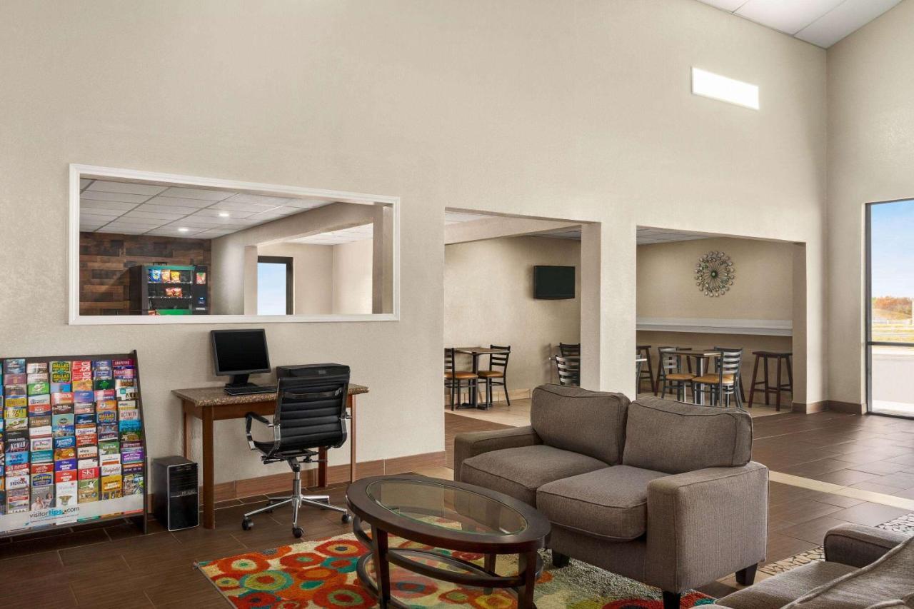 Super 8 By Wyndham Gainesville Tx Εξωτερικό φωτογραφία