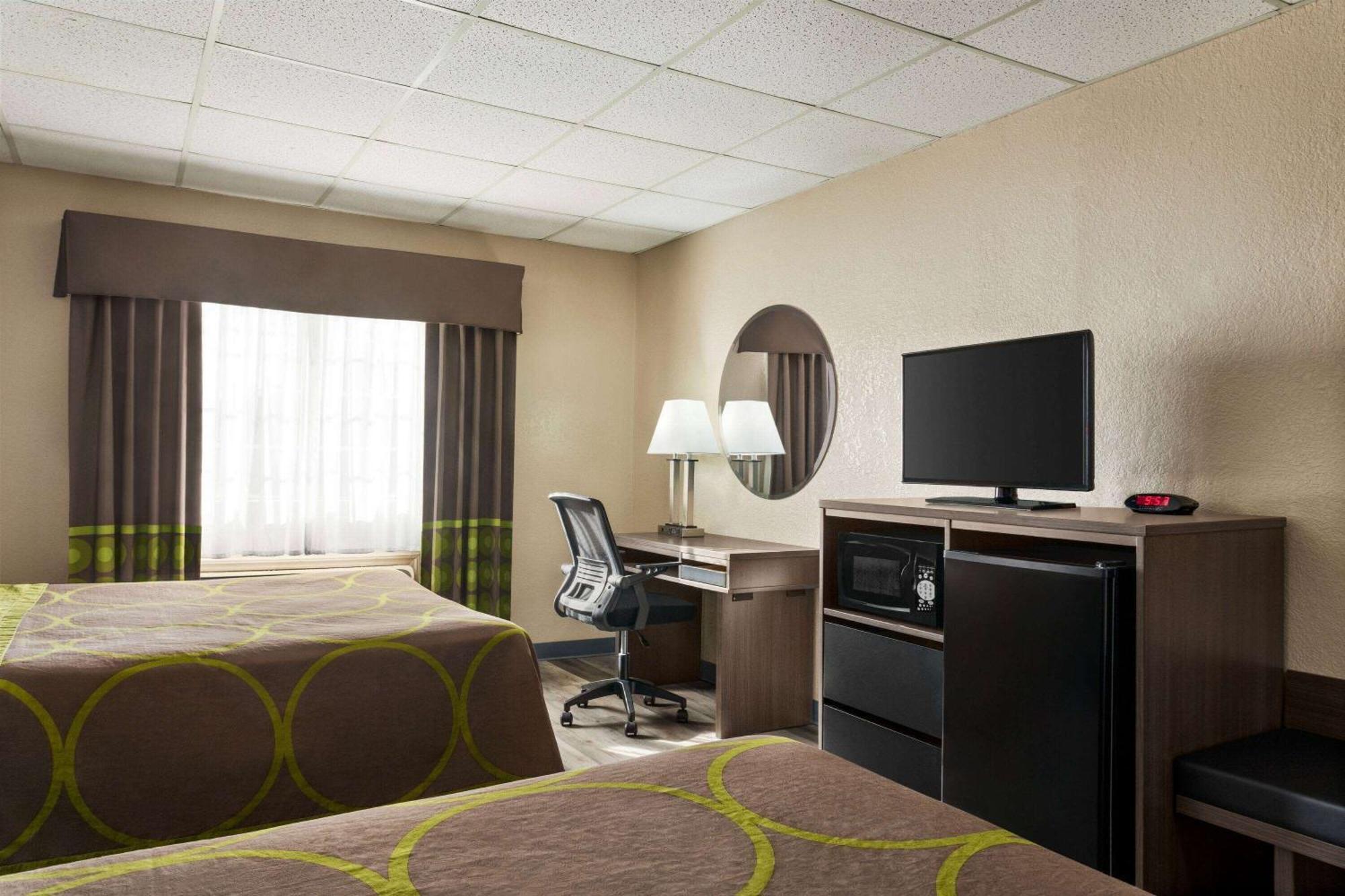 Super 8 By Wyndham Gainesville Tx Εξωτερικό φωτογραφία